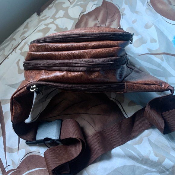 Gucci (GG carry belt bag) Mens - Picture 3 of 3